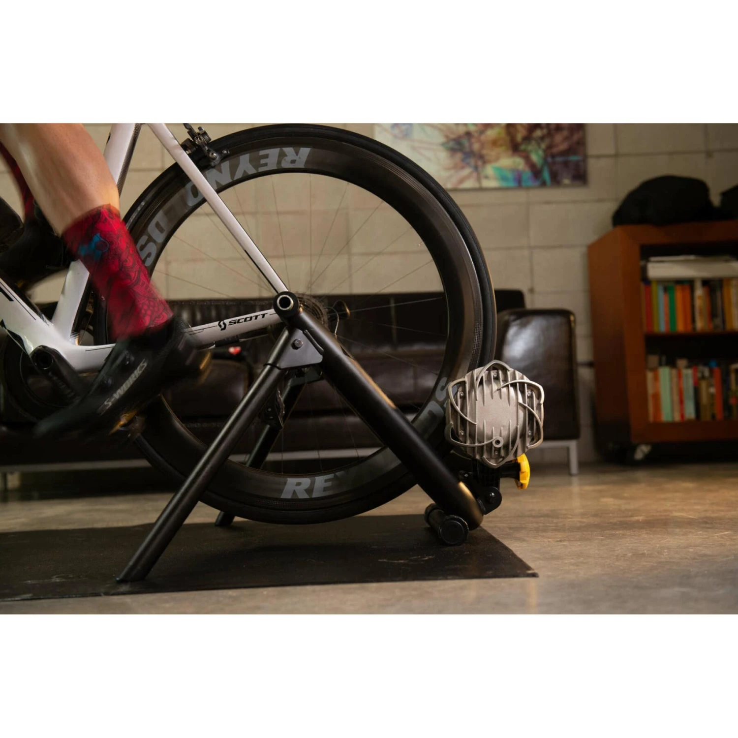 Entrenador Doméstico Con Sensor De Potencia Saris Fluid 2 - Imagen 4